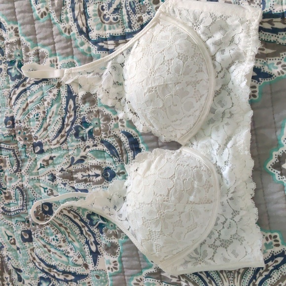 Wireless Lace Convertible Bralette in White 34B from Maidenform - Picture 1 of 5